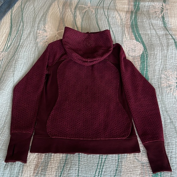 Lululemon Scuba lll Hoodie, star pixel, Raspberry Bordeaux Drama - Picture 2 of 3